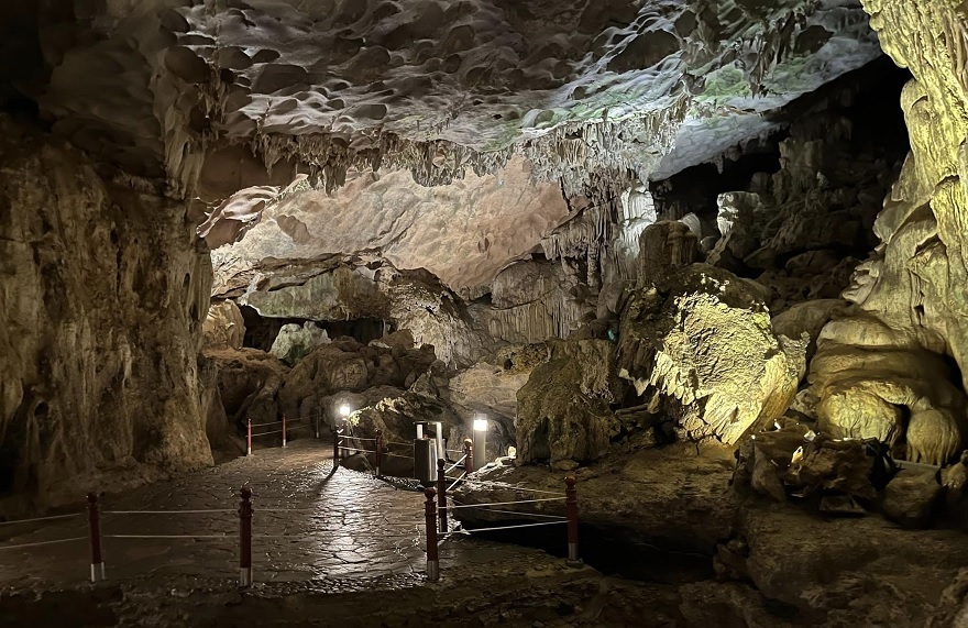 Sung Sot Cave is the largest cave in the cave system of Ha Long Bay.