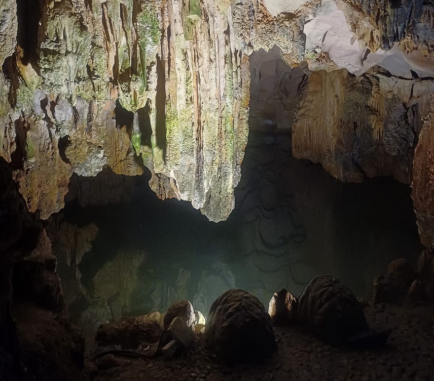 The year-round freshwater lake in Sung Sot Cave.